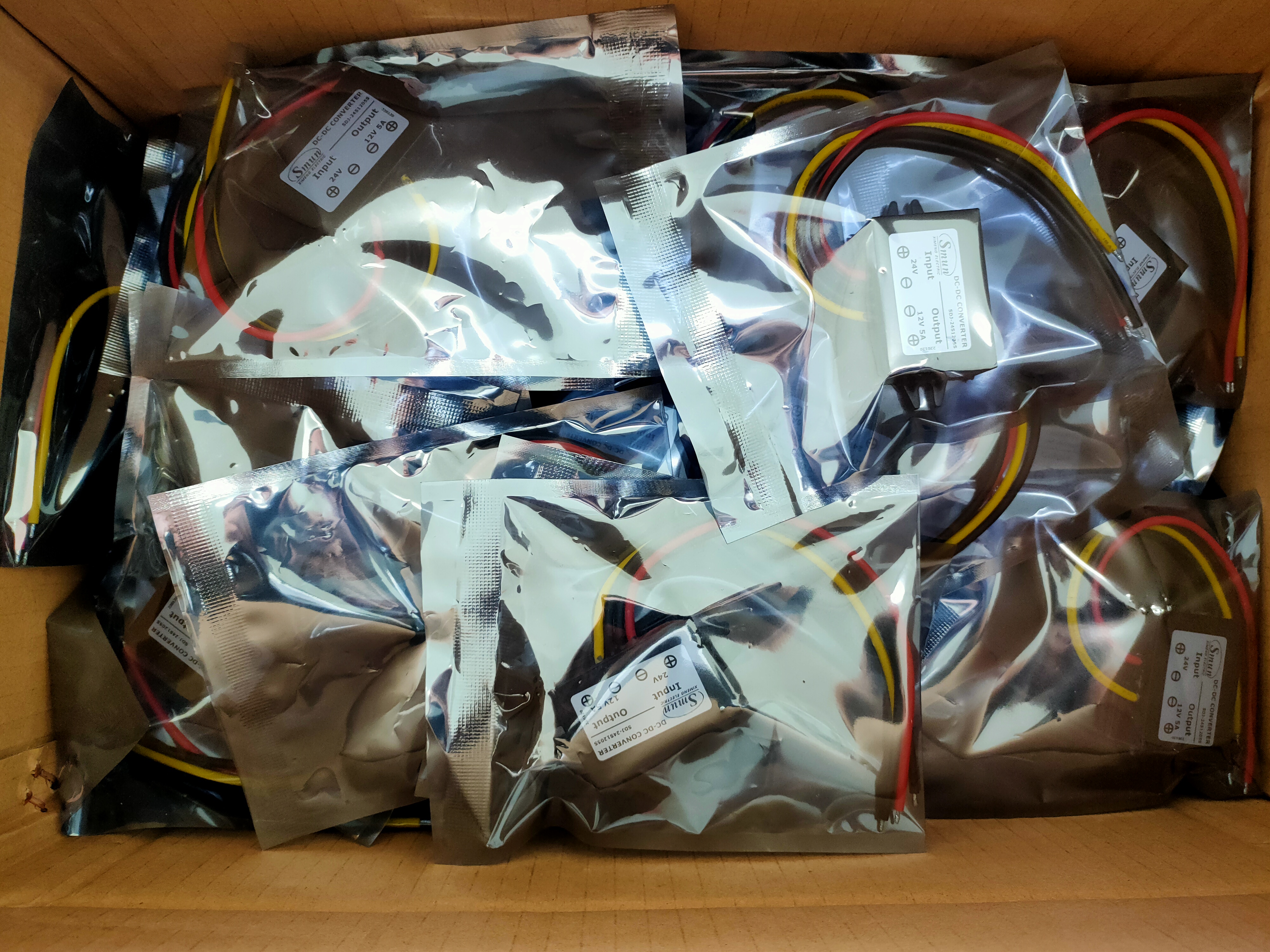 Voltage Converter a82b61be650c1d275e116b0aa5ce0ea