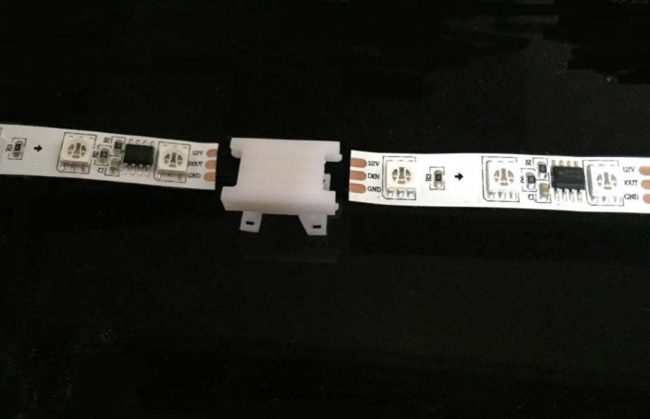 Connect two strip through 3 pin connector
