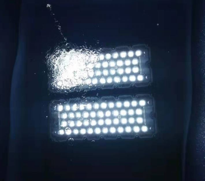 Waterproof aging test of stadium light Waterproof aging test of stadium light