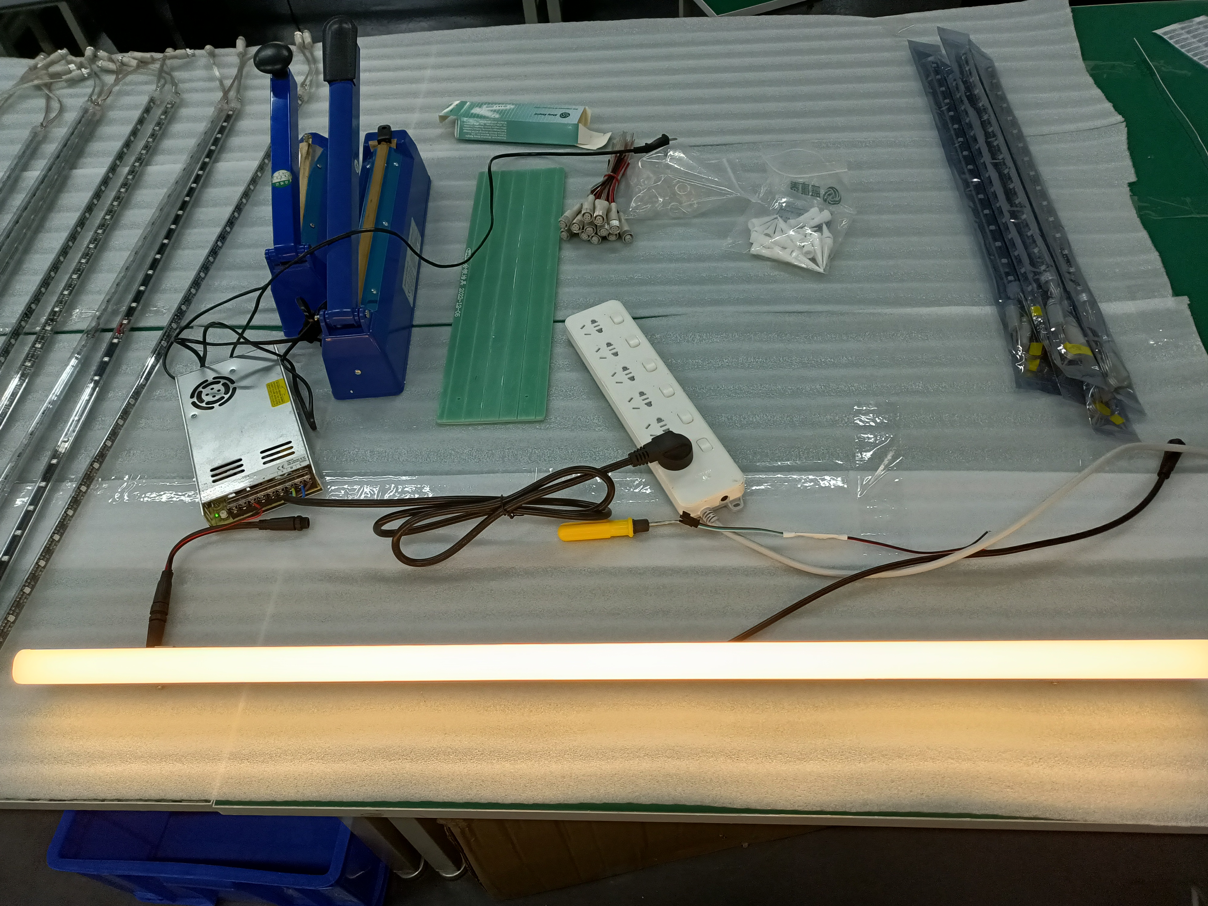 Linear light Linear light