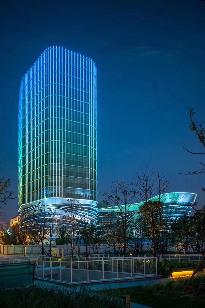  Baiyulan Plaza Skyscraper World-class LED Facade Illumination