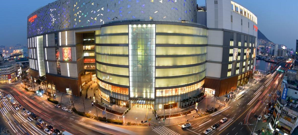 Shopping mall facade lighting