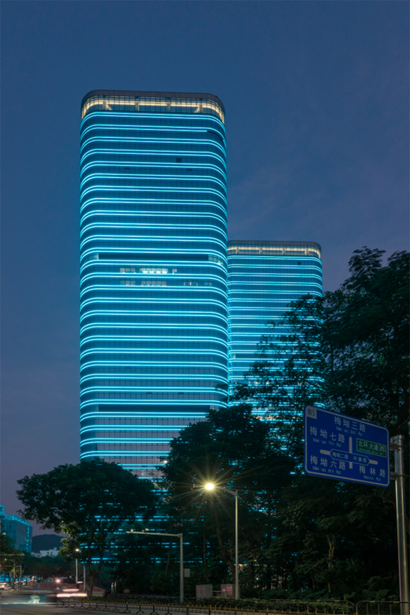  Baiyulan Plaza Skyscraper World-class LED Facade Illumination