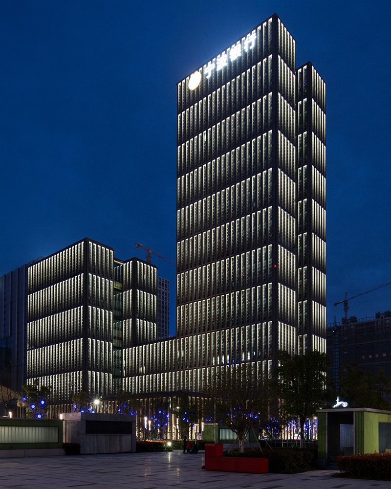 Bank Media Facade Lighting Illumination Project