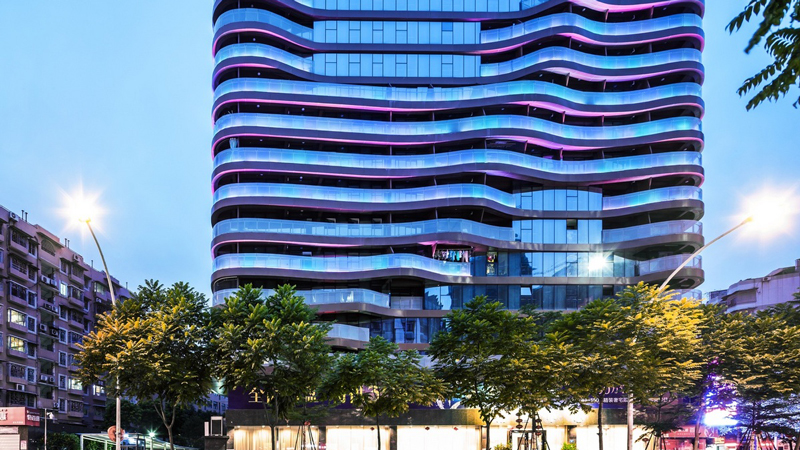 Skyscrape LED Media Facade Illumination