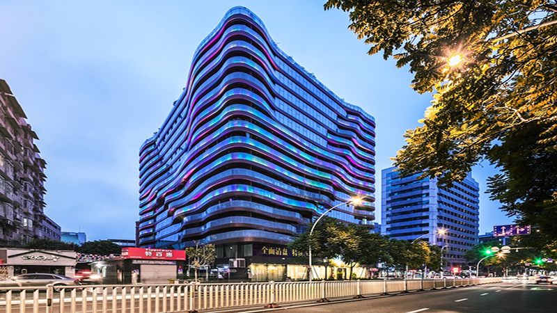 Skyscrape LED Media Facade Illumination