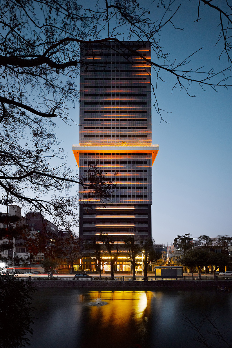 Back Shape Architecture - Hsinchu, Taiwan, China